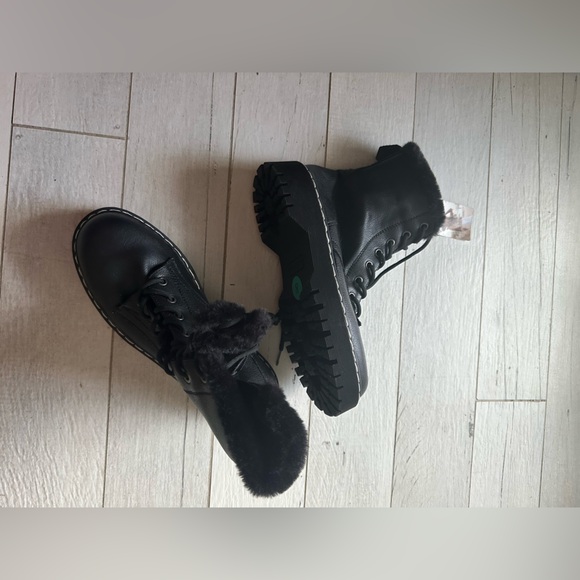 Sincerely Jules Black Ankle Boots with Fur Trim - Picture 2 of 6